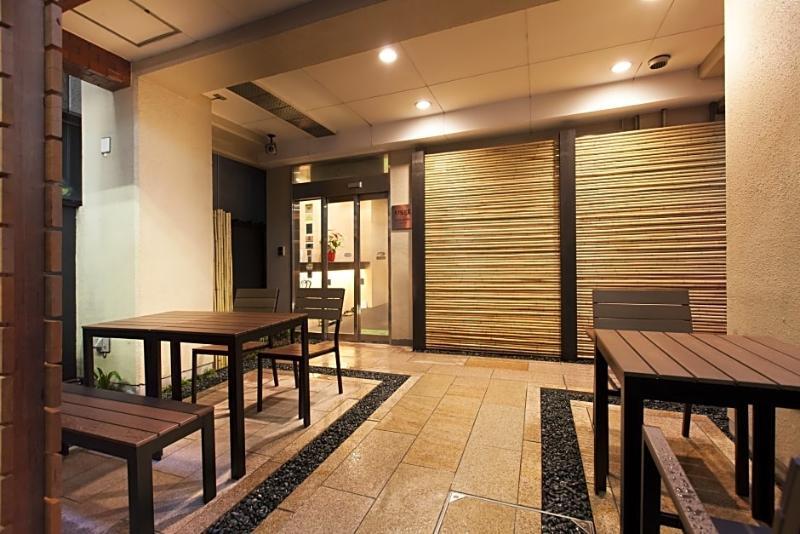 Hotel Lotus Umeda -Adult Only Osaka Buitenkant foto